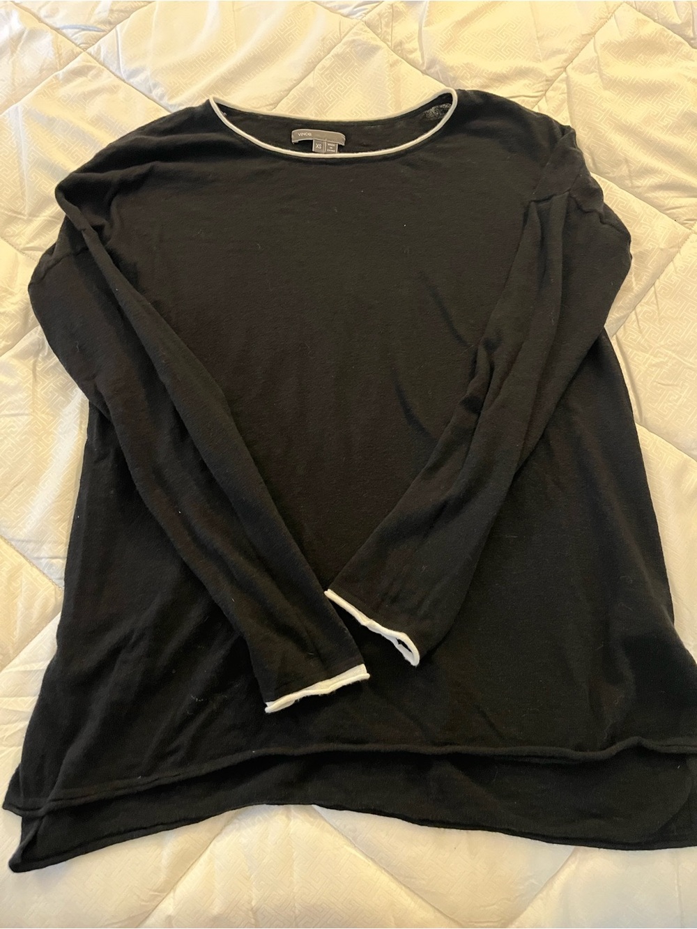 Vince Minimalist Black Long-Sleeve Oversized Cotton Sweater with White Trim
